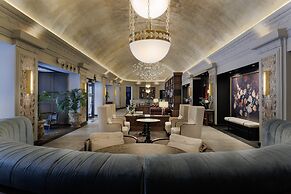 The Queens Hotel