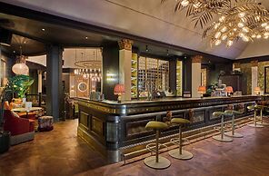 The Queens Hotel