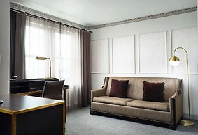 Hotel Phillips Kansas City Curio Collection by Hilton