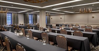 Hotel Phillips Kansas City Curio Collection by Hilton