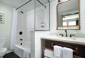 Hotel Phillips Kansas City Curio Collection by Hilton