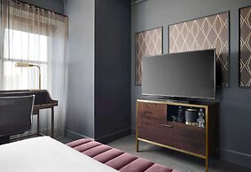 Hotel Phillips Kansas City Curio Collection by Hilton