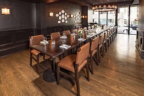 Hotel Phillips Kansas City Curio Collection by Hilton
