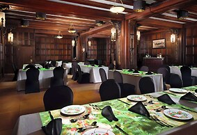 Hotel Phillips Kansas City Curio Collection by Hilton