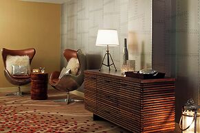 Renaissance St. Louis Airport Hotel