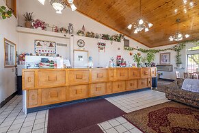 Royal Holiday Motel By Belvilla Gallup I-40