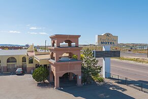 Royal Holiday Motel By Belvilla Gallup I-40