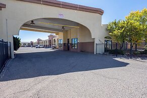 Royal Holiday Motel By Belvilla Gallup I-40
