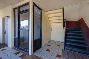 Royal Holiday Motel By Belvilla Gallup I-40