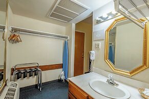 Royal Holiday Motel By Belvilla Gallup I-40