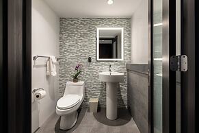 The Palms Hotel & Spa