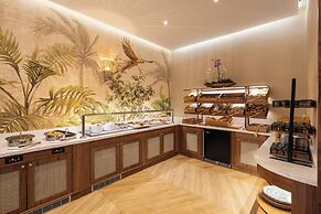 The Palms Hotel & Spa