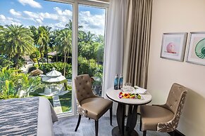 The Palms Hotel & Spa