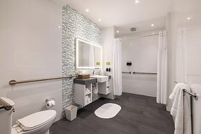 The Palms Hotel & Spa