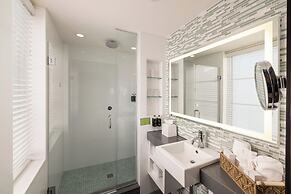 The Palms Hotel & Spa