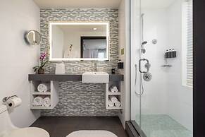 The Palms Hotel & Spa