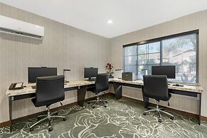 Best Western Plus Carriage Inn