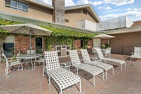 Best Western Plus Carriage Inn