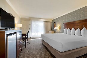 Best Western Plus Carriage Inn