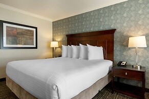 Best Western Plus Carriage Inn