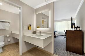 Best Western Plus Carriage Inn