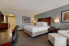 Best Western Plus Carriage Inn