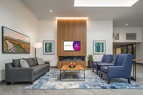 Coast Tsawwassen Inn