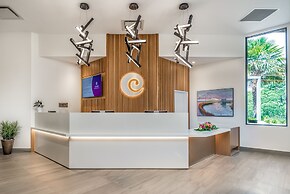 Coast Tsawwassen Inn