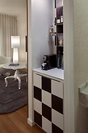 The Valorian Los Angeles, Curio Collection by Hilton