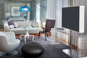The Valorian Los Angeles, Curio Collection by Hilton