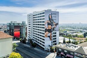 The Valorian Los Angeles, Curio Collection by Hilton