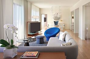 The Valorian Los Angeles, Curio Collection by Hilton