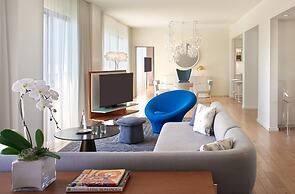The Valorian Los Angeles, Curio Collection by Hilton