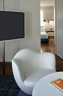 The Valorian Los Angeles, Curio Collection by Hilton
