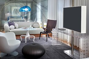 The Valorian Los Angeles, Curio Collection by Hilton