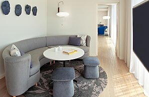 The Valorian Los Angeles, Curio Collection by Hilton