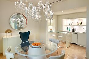 The Valorian Los Angeles, Curio Collection by Hilton