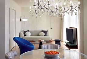 The Valorian Los Angeles, Curio Collection by Hilton