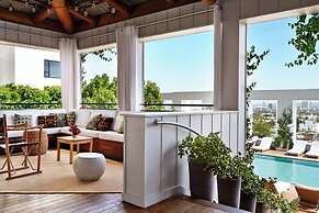 The Valorian Los Angeles, Curio Collection by Hilton
