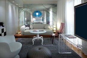 The Valorian Los Angeles, Curio Collection by Hilton