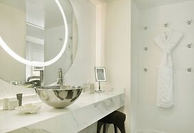 The Valorian Los Angeles, Curio Collection by Hilton