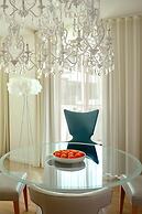 The Valorian Los Angeles, Curio Collection by Hilton