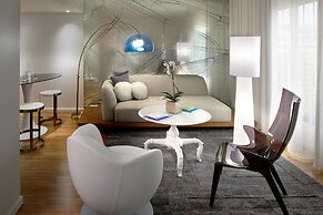 The Valorian Los Angeles, Curio Collection by Hilton