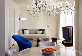 The Valorian Los Angeles, Curio Collection by Hilton