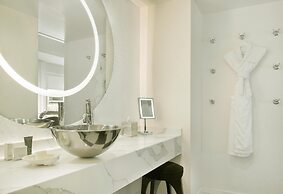 The Valorian Los Angeles, Curio Collection by Hilton