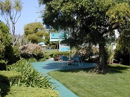 Coral Reef Inn & Suites