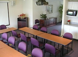 Coral Reef Inn & Suites