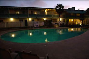 Coral Reef Inn & Suites