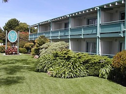 Coral Reef Inn & Suites