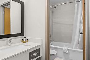 Best Western Plus Langley Inn